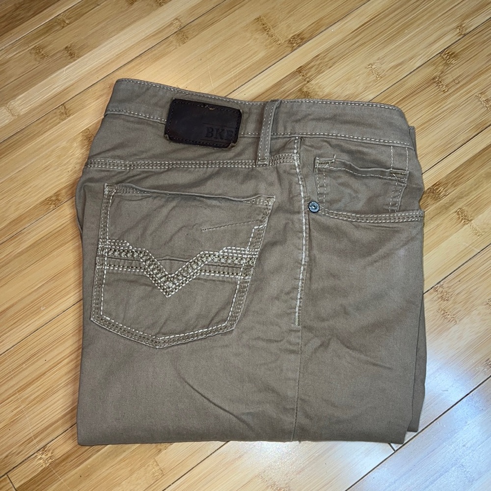 BK khaki denim. Jake Straight. Regular Fit. Performance stretch. 34/34